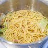 和えるだけで簡単！ツナとキャベツの和風パスタの工程2