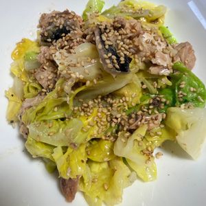 ゆっこの作ってみた!投稿(包丁不要！5分で【キャベツとさばの旨だれ和え】さば缶で簡単◎)