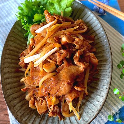 簡単‼︎ごはんおかわり必至♡豚バラにんにくもやし炒め