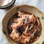 甘辛でご飯が進む☆鶏もも肉としめじとなすのゴマ照りあん