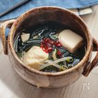 5分で完成♪ピリ辛わかめ×豆腐×もやしのスープ