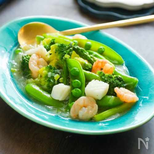 シーフードと春野菜の白だし翡翠炒め