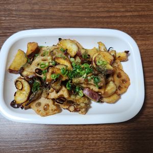 とももの作ってみた!投稿(【さつまいも・れんこん・舞茸のデリ風お惣菜】冷めても美味しい)