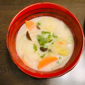 びあの作ってみた!投稿(とろっと濃厚✨鶏肉と白菜・長芋の酒粕汁)