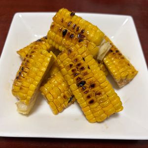 りんごの作ってみた!投稿(＼ペロッと完食♪／やみつきの焼きとうもろこし(屋台の味))