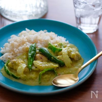 ピーマンで作る！パクチー無しのココナッツグリーンカレー