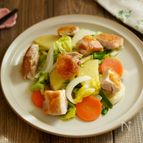 春野菜のエチュベ　パリパリチキン添え