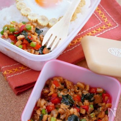 お弁当に「うすさつのガパオ炒め」