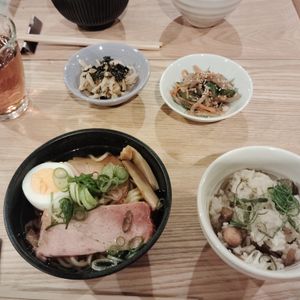 1150882の作ってみた!投稿(『鶏ごぼうの混ぜご飯』10分簡単☆材料2つ！子供もおかわり♪)