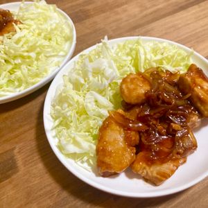ゆかりの作ってみた!投稿(鶏むね肉で洋食屋さんの味【甘辛鶏たま炒め】)