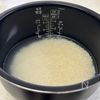 ひじきと梅干しの炊き込みご飯の工程1