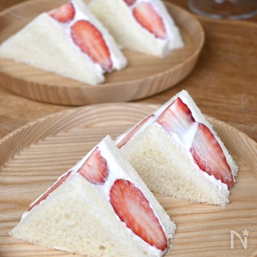 ヨーグルトクリームで♩いちごサンド