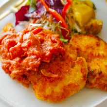 ＼＼カロリーOFFでしっとりジューシー♡鶏胸肉のカツレツ／／
