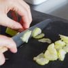 【セロリとマッシュルームのマリネ】５分で！さっぱり副菜の工程1