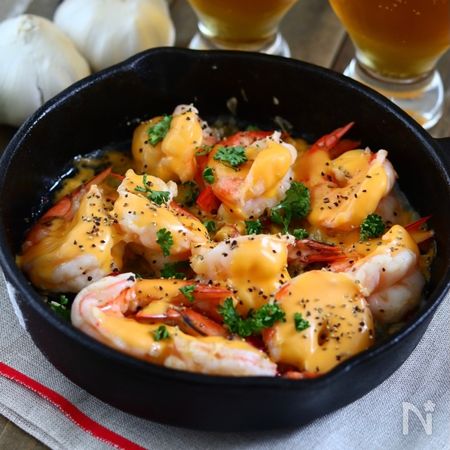 ガーリックシュリンプのチェダーチーズ焼き キャンプ飯 By Mayumillion レシピサイト Nadia ナディア プロの料理 家のおいしいレシピ