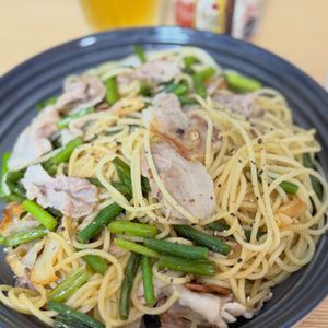 Tsuneaki Okadaの作ってみた!投稿(やみつき！豚バラ肉とにんにくの芽のパスタ)