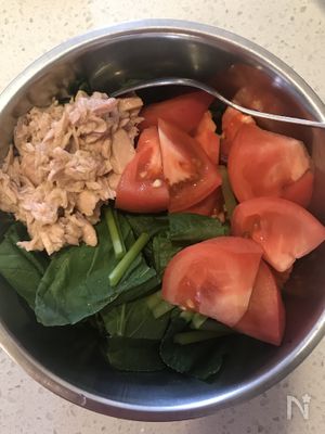 困った時にもう1品 小松菜 トマト ツナのサラダ By 西村三千美 レシピサイト Nadia ナディア プロの料理家のおいしいレシピ