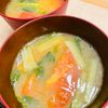 ちひろの作ってみた!投稿(さっぱりおいしい♡『トマトと小松菜のお味噌汁』)