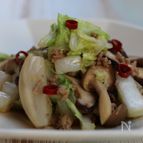白菜とキノコ、豚挽き肉のちょい辛オイスター炒め