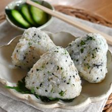 だしパックで旨み爆発！【麹だしおにぎり】