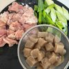 鶏ももとこんにゃくのねぎ味噌照り煮【煮込まず味しみ】の工程1