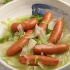 春キャベツのスジとシャウエッセンの白だし蒸し