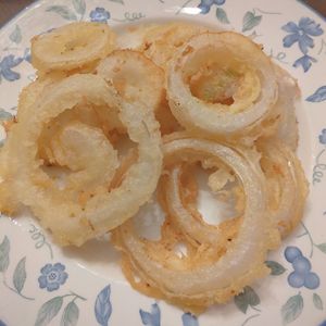 たりおの作ってみた!投稿(ザクザク衣の秘密はアレ㊙️新玉ねぎdeオニオンリング)