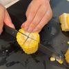 鶏肉ととうもろこしの甘辛バター炒めの下準備