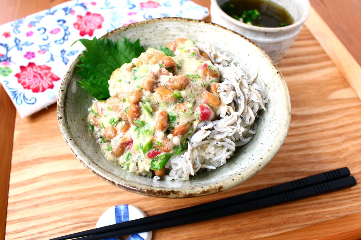 簡単ヘルシー朝ごはん 梅オクラ納豆のとろねばしらす丼 レシピサイト Nadia ナディア プロの料理家のおいしいレシピ