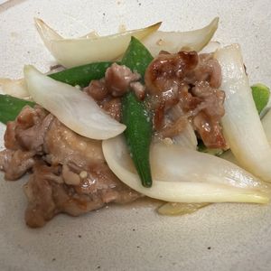 みんみんの作ってみた!投稿(絶品♡旨塩だれ《豚こまとおくらの中華炒め》)