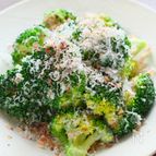 ブロッコリーのクリチ和え。抱えて食べたいカンタン副菜