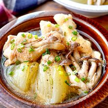 【ホロホロ手羽元と玉ねぎの塩スープ煮】体に染みる温かおかず♡
