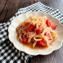 生活習慣病予防に!トマトと玉ねぎのさっぱりサラダ*