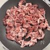 簡単なのにごちそう！【甘辛豚こま炒め】さっぱりタルタル♪の工程2