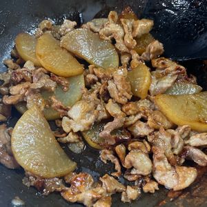しょうこの作ってみた!投稿(【大根と豚こま肉の煮物】甘辛煮物の黄金比!食材置き換えOK!)