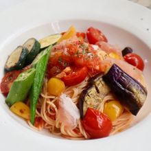 たっぷり夏野菜のトマト冷製パスタ
