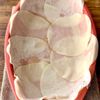 火を使わない! グラタン皿で簡単♪【餃子の皮キッシュ】の工程2