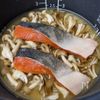 鮭ときのこの炊き込みご飯の工程4