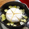 さっぱり味！【しらすとレモンのカマンベールアヒージョ】の工程1