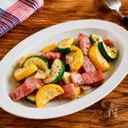 夏野菜で簡単【ズッキーニとベーコンのガーリック焼き】