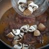 【おうちフレンチ】コック・オ・ヴァン|鶏肉の赤ワイン煮込みの工程6