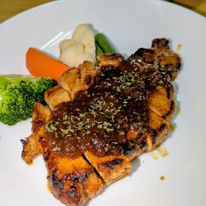 joe sanの作ってみた!投稿(ポークステーキ、6分焼くだけ)