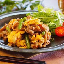 豚肉のオイ玉炒め