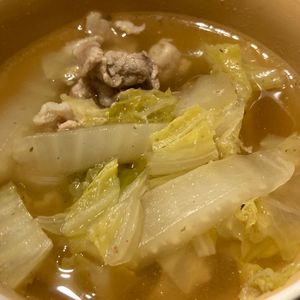 すみれの作ってみた!投稿(また作って!が聞ける♡『生姜薫る豚こまと白菜のうま味スープ』)