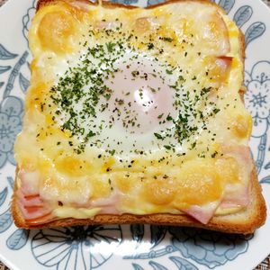 よっこの作ってみた!投稿(簡単過ぎ！少し豪華なラピュタパン)