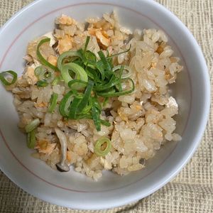 yの作ってみた!投稿(おこげが美味しい♡鮭のコク旨っバター醤油炊き込みご飯)
