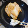【鶏むね肉のガーリックステーキ】節約×ガッツリおかずの工程3