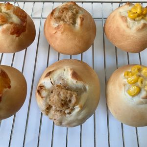Leonの作ってみた!投稿(【1000円で作る５種の惣菜パン】１つの生地を使い回し！)