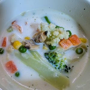 まゆのの作ってみた!投稿(たっぷり野菜で具沢山【クラムチャウダー】下処理無しで簡単！)