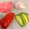 【切って巻くだけ♪】罪悪感なし！野菜たっぷりトルティーヤの工程1
